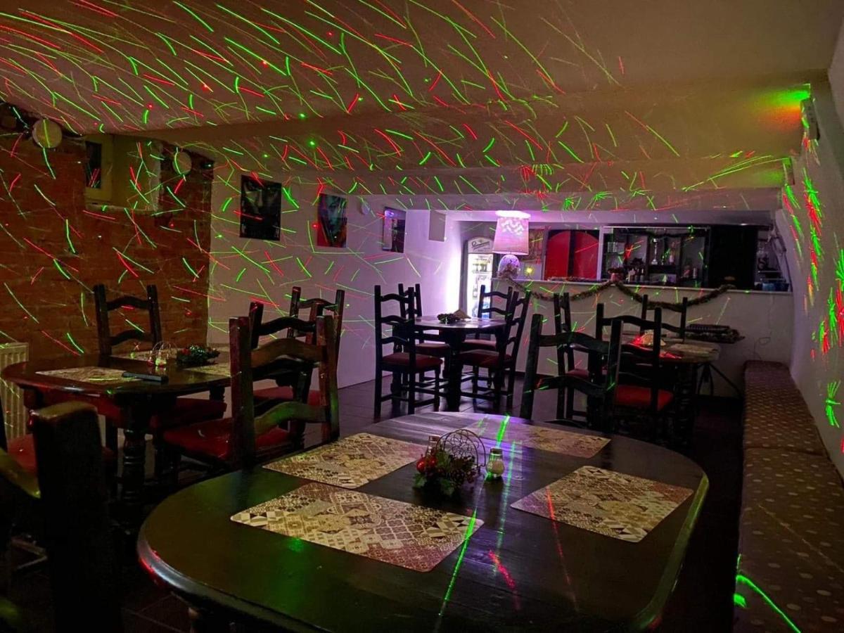 Casa Alis Hotel Oradea Buitenkant foto