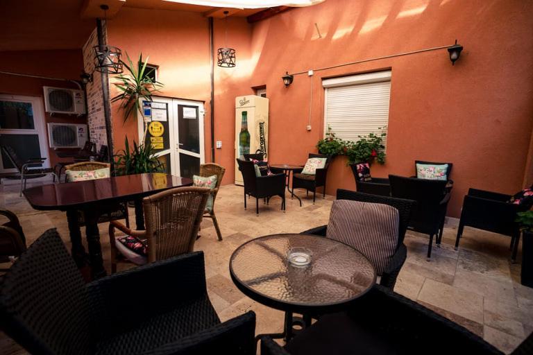 Casa Alis Hotel Oradea Buitenkant foto