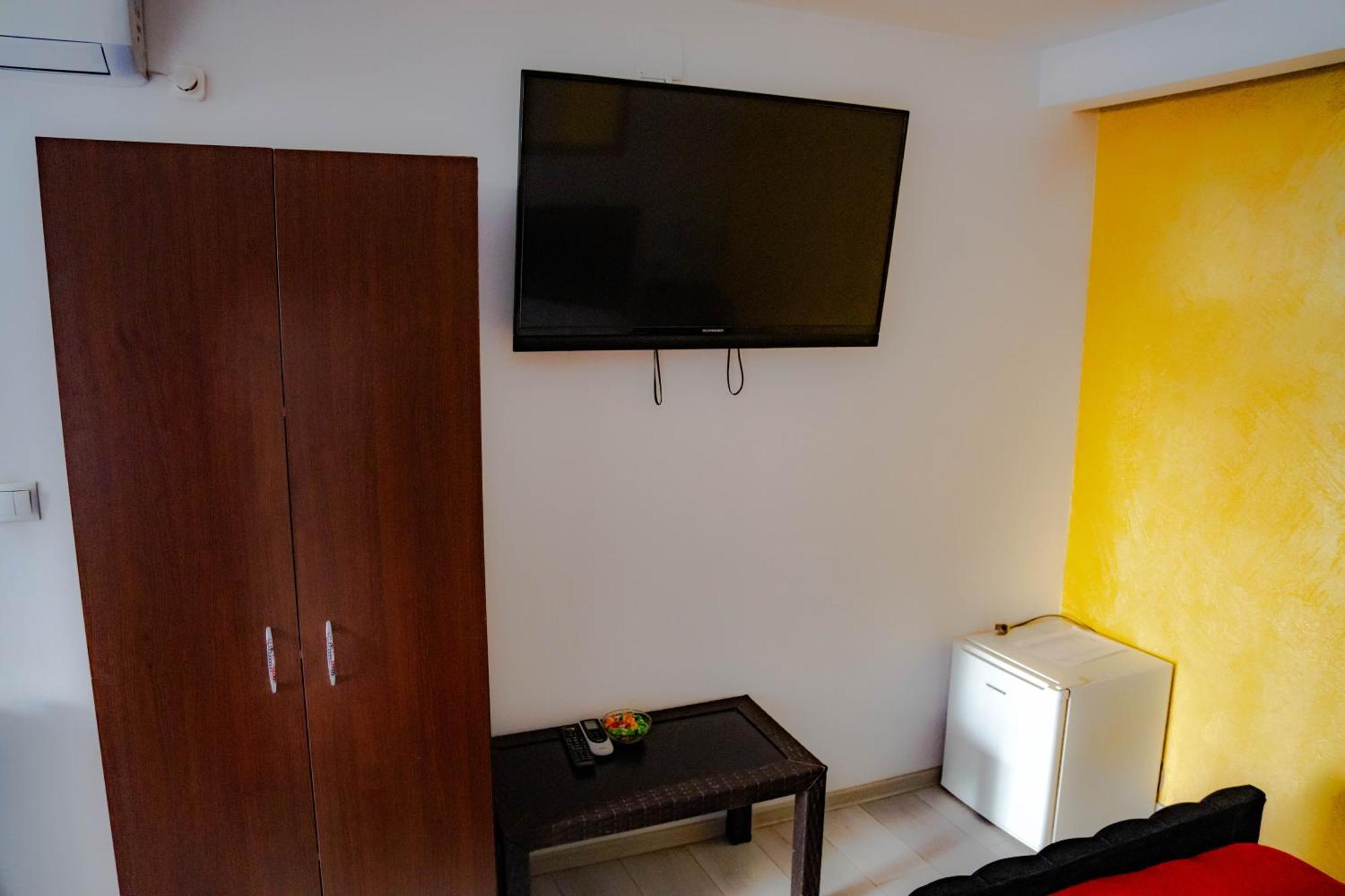 Casa Alis Hotel Oradea Buitenkant foto