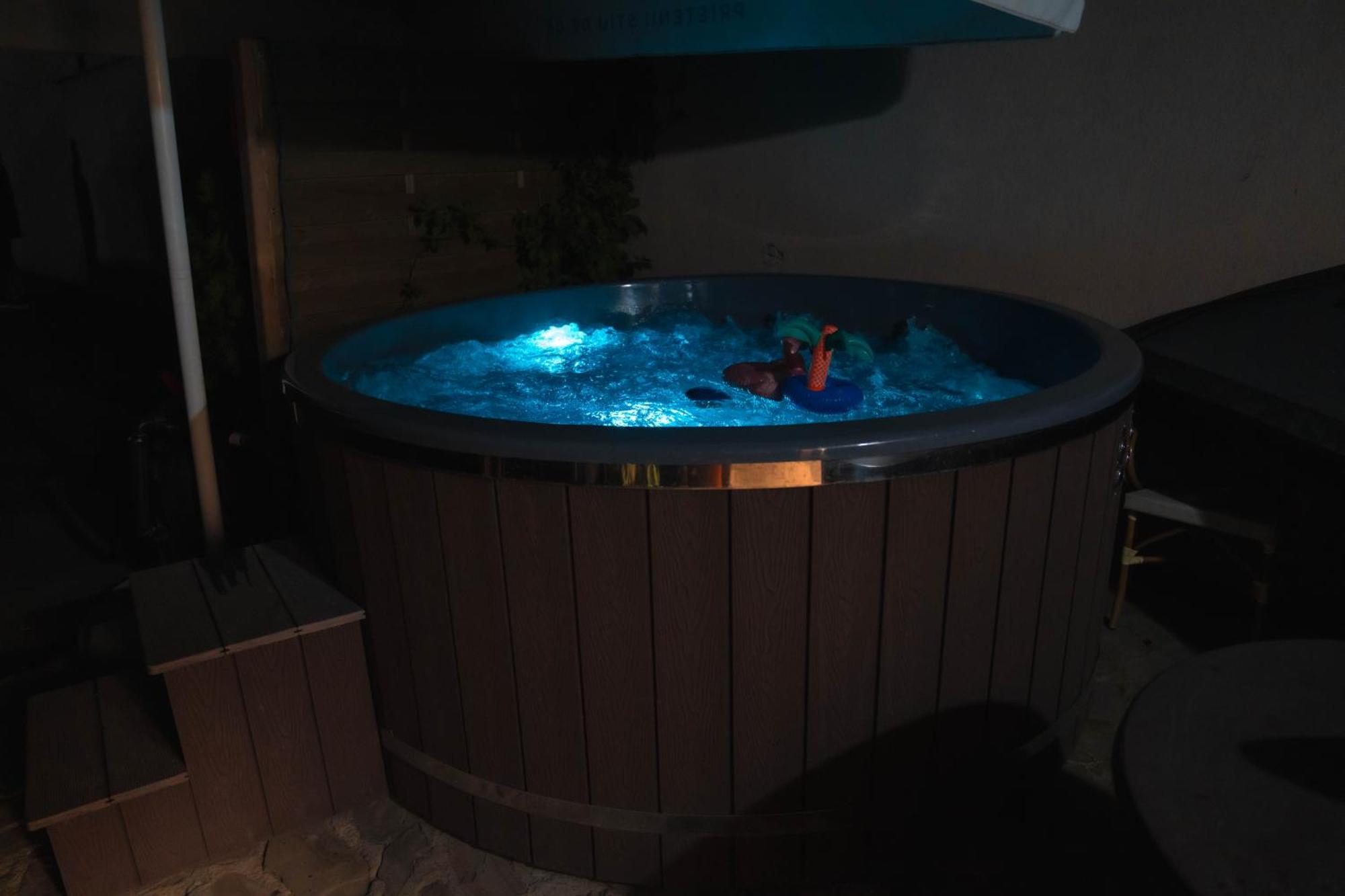 Casa Alis Hotel Oradea Buitenkant foto