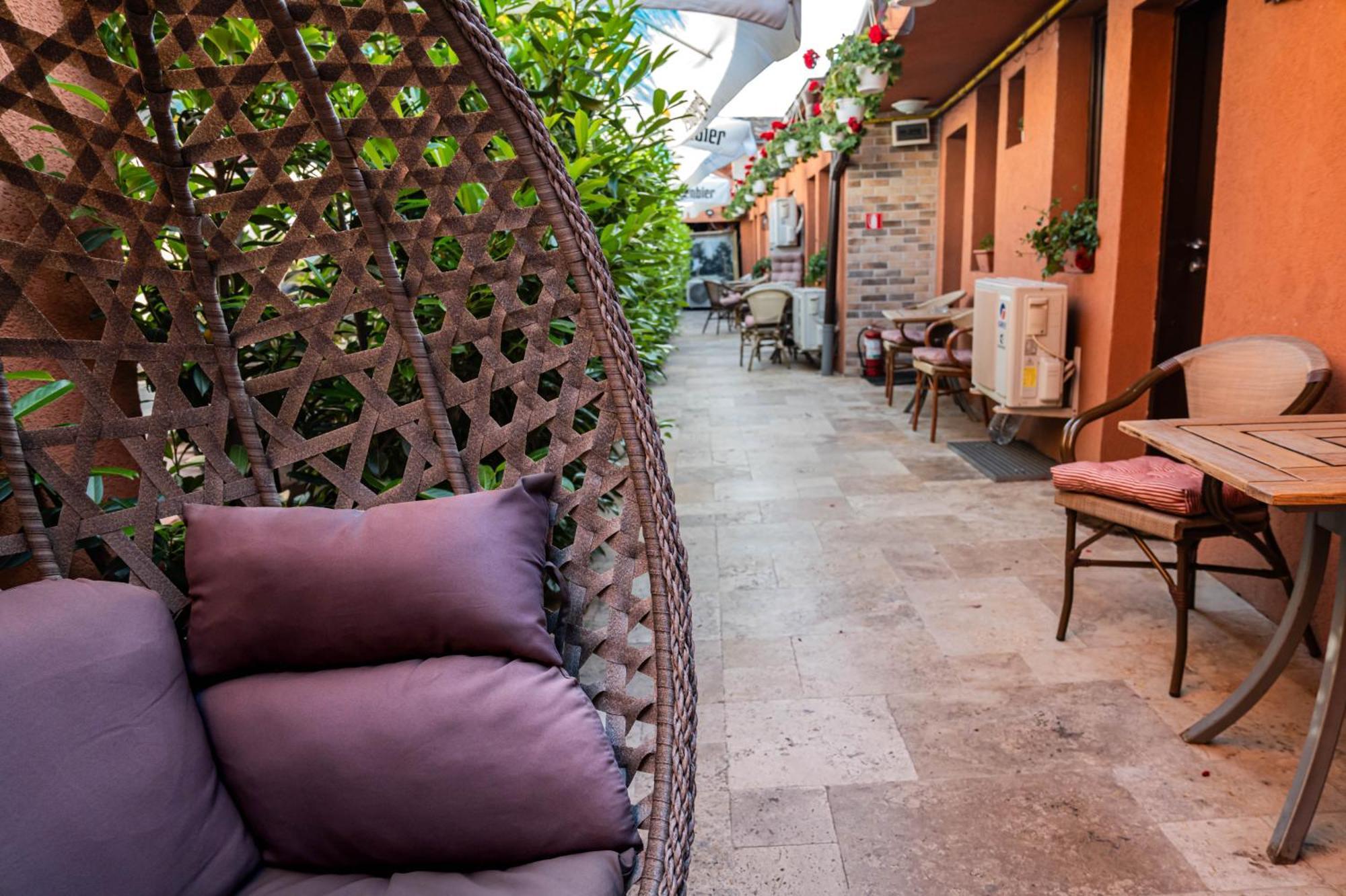Casa Alis Hotel Oradea Buitenkant foto