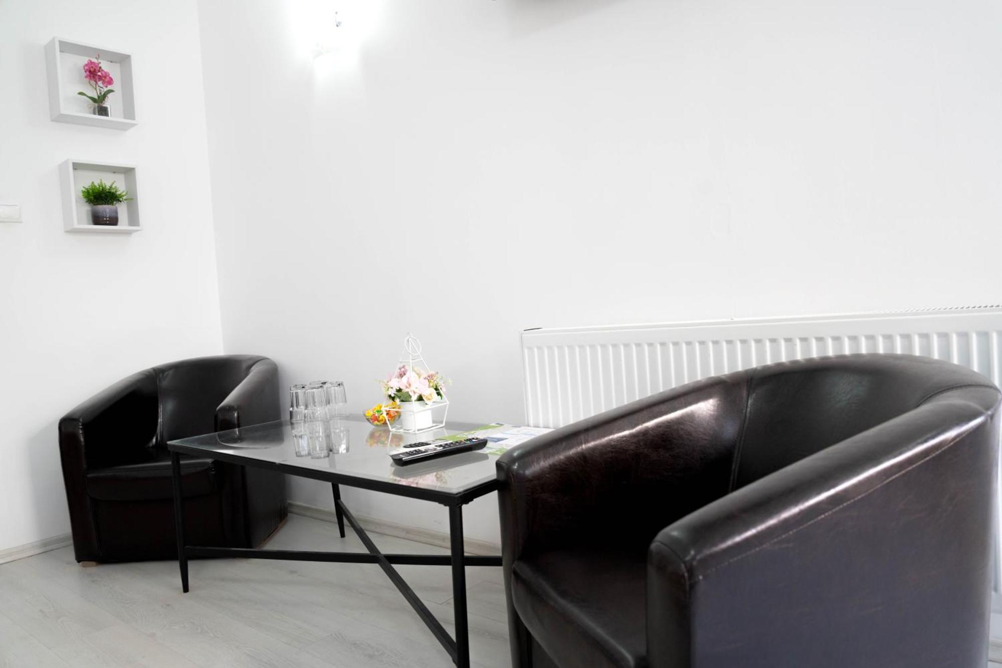 Casa Alis Hotel Oradea Buitenkant foto