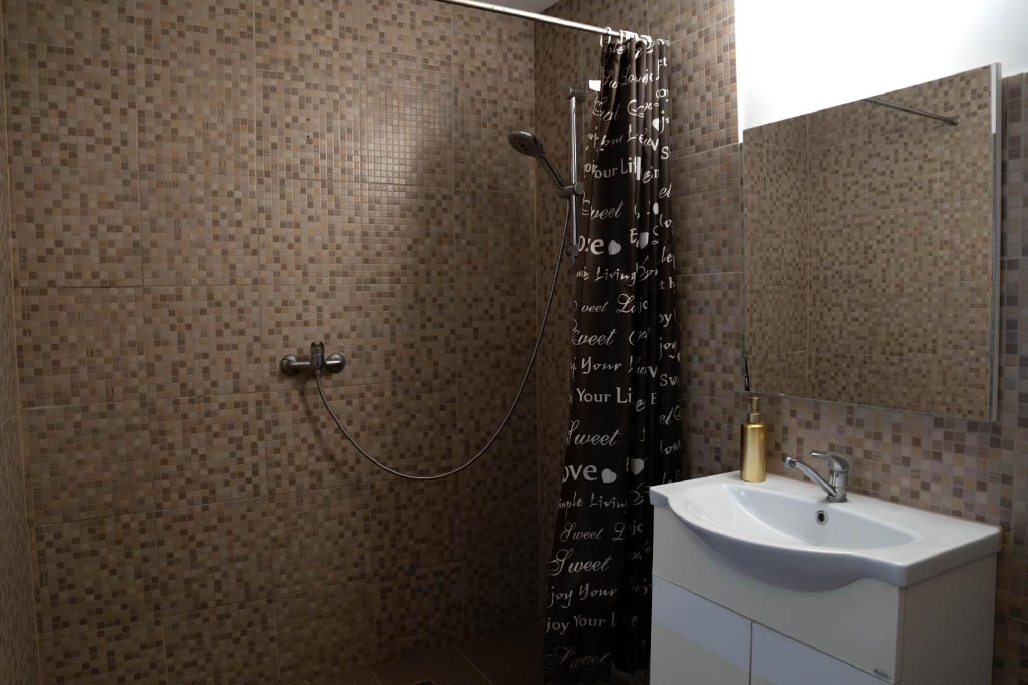 Casa Alis Hotel Oradea Buitenkant foto
