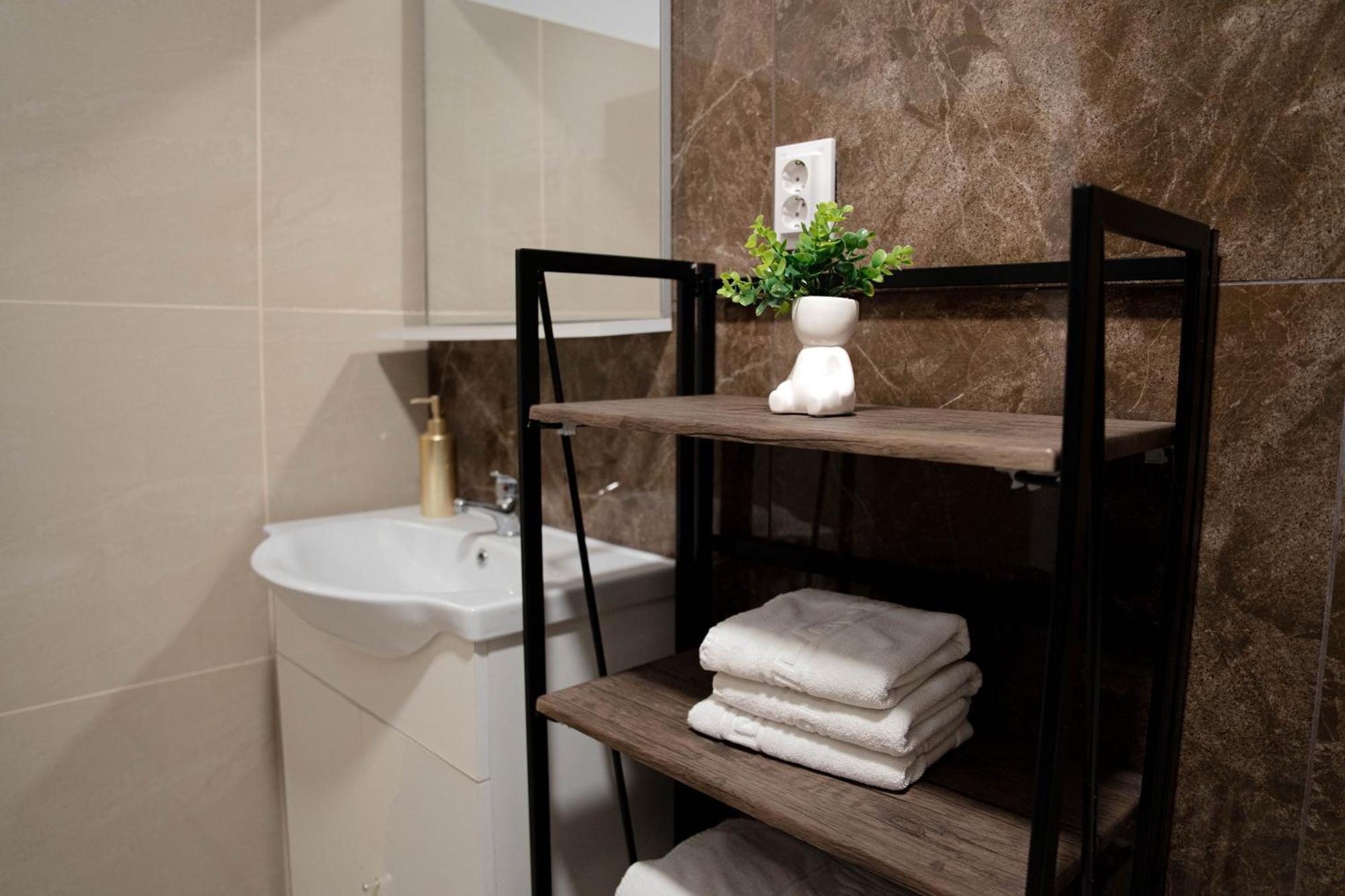 Casa Alis Hotel Oradea Buitenkant foto