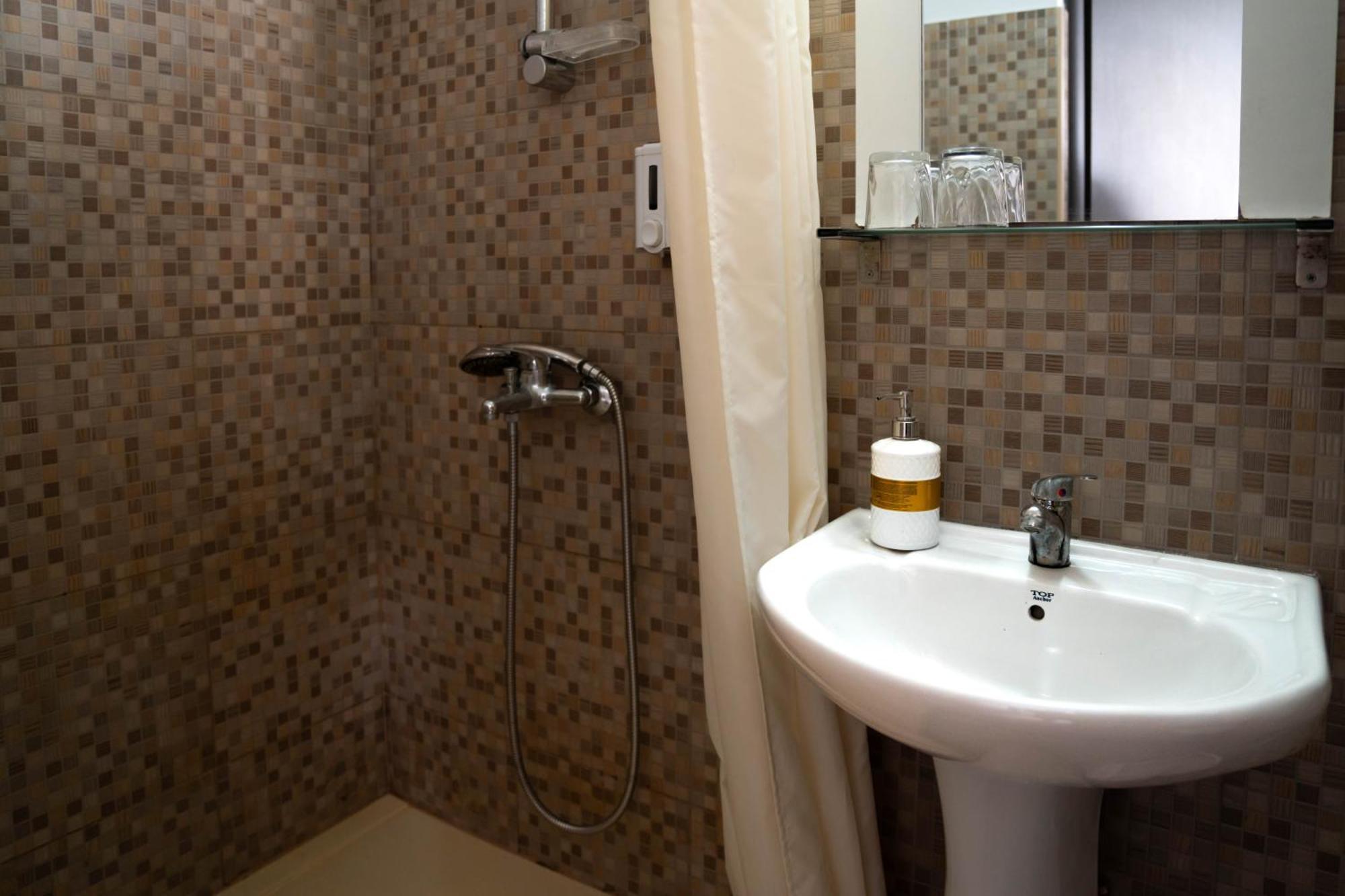 Casa Alis Hotel Oradea Buitenkant foto