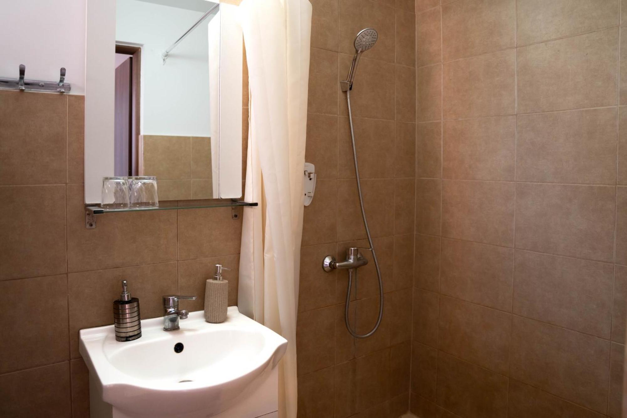 Casa Alis Hotel Oradea Buitenkant foto